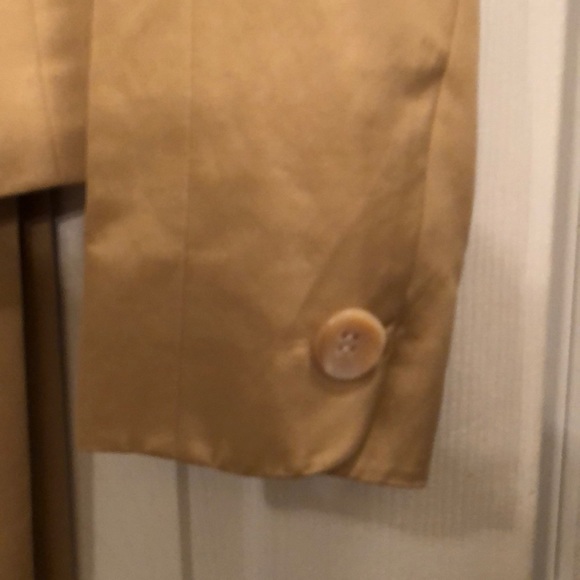 Suit - Picture 2 of 6